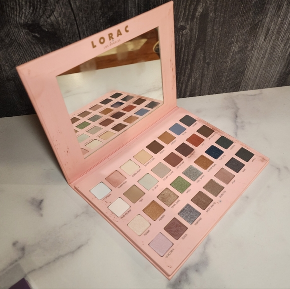 LORAC Mega PRO 4 Eyeshadow Palette Limited Edition | 32 Colors|Limited EDITION - Picture 7 of 10